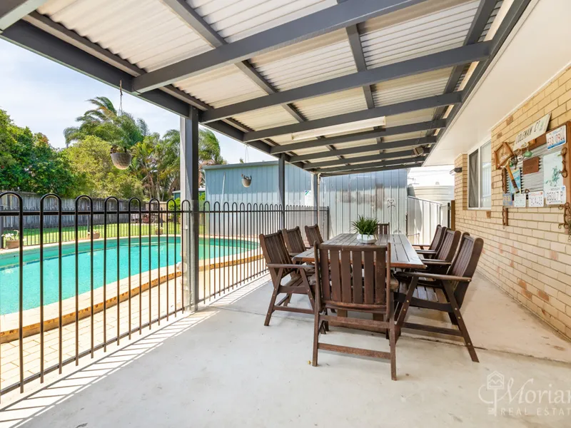 Large home on a 836m2 block with shed and pool = PERFECTION!