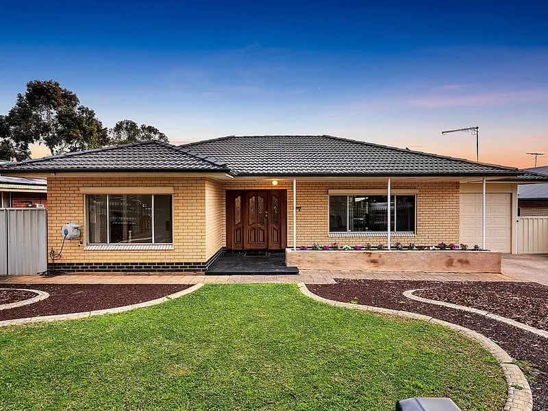 THE PERFECT FAMILY HOME!!