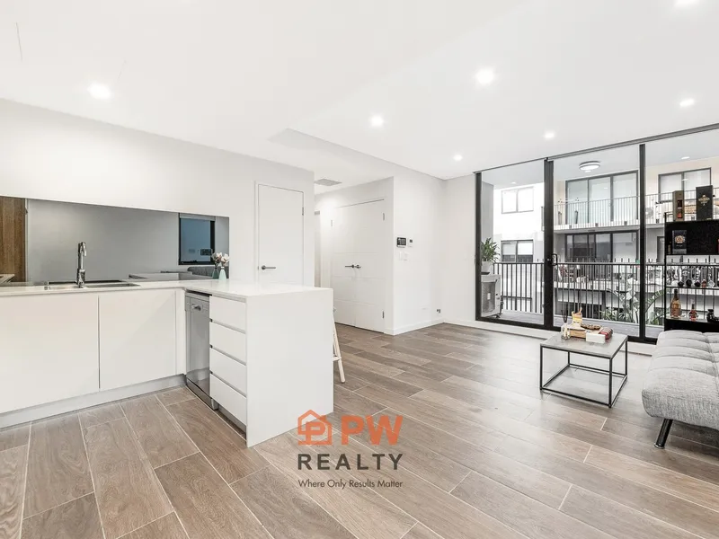 North facing one bedroom plus study!!