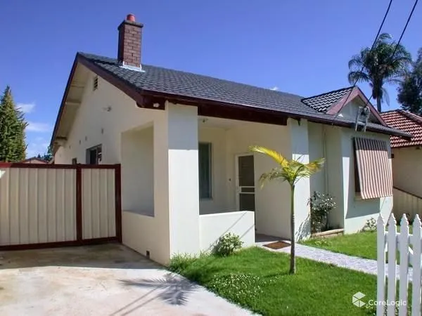 Beautiful Four Bedrooms House for Lease!