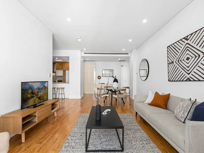 CLARK – Exclusive 2 Bedroom Apartment with Expansive Roof Top Area.