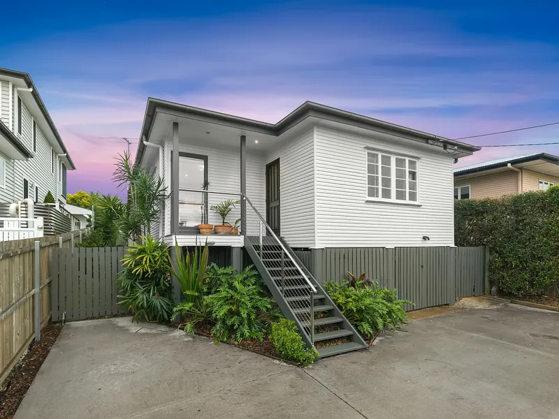 BEAUTIFUL POST WAR IN MANSFIELD HIGH CATCHMENT!