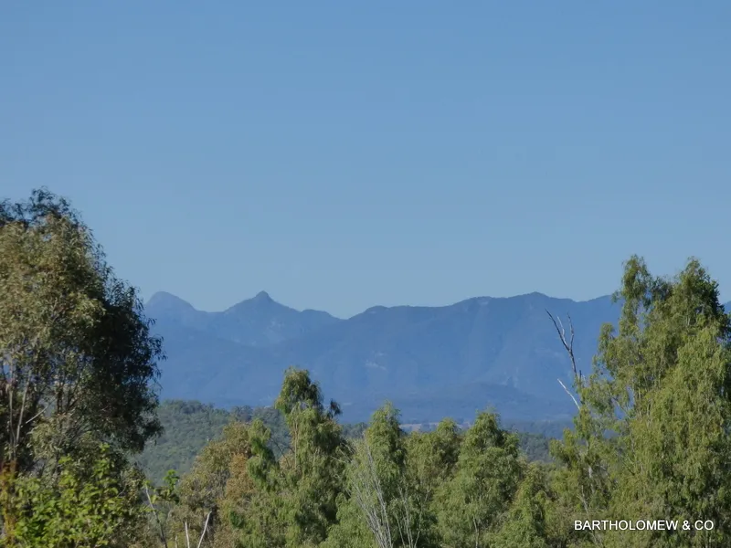 Large acreage. Flora. Fauna. Views. Grazing. National Parks for neighbours.