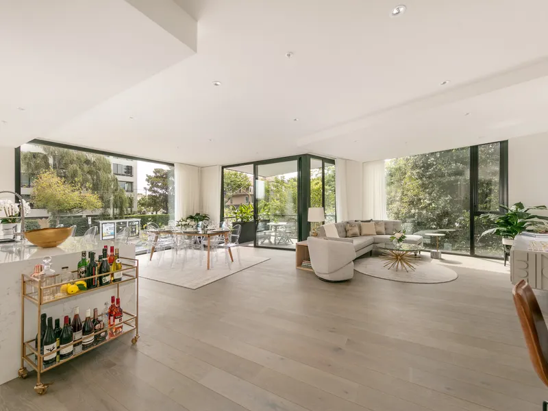 Fully Furnished, Executive living at its best, The Biggest Apartment In The Building