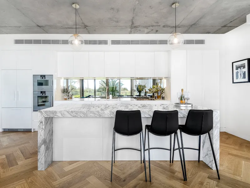 Amazing Bayviews, stunning Residence