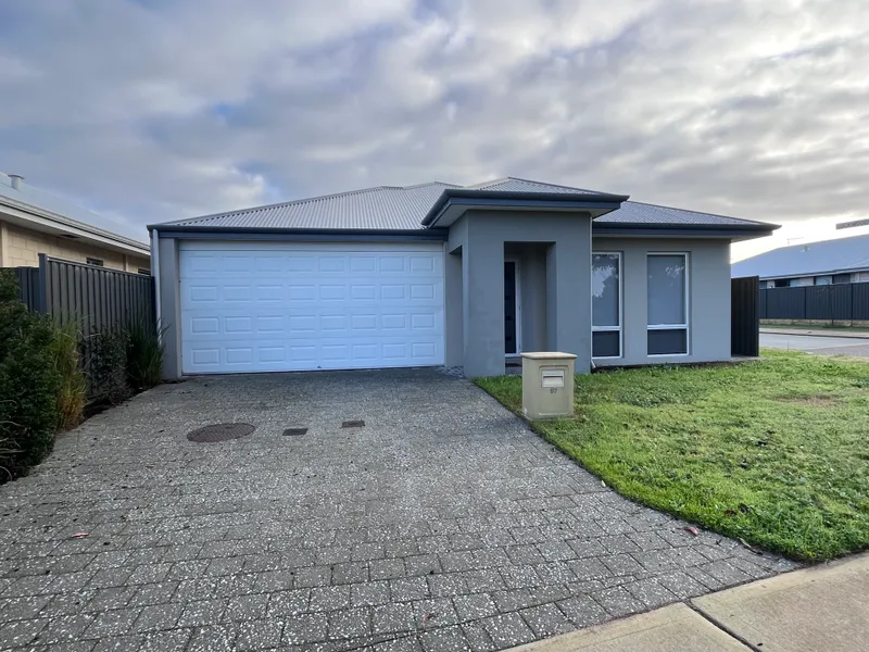 Stunning location opposite parkland in Aveley