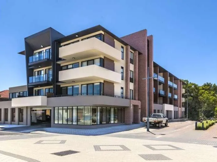 SUPERB ASCOT WATERS LOCATION!