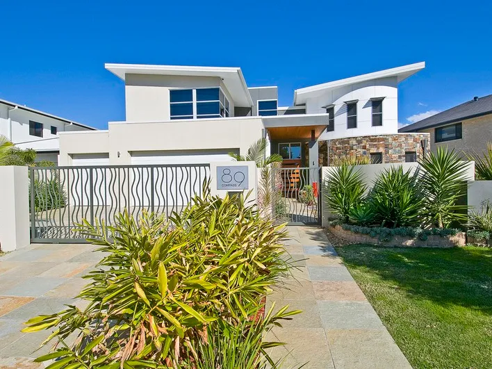 Stylish & Furnished Perfectly Positioned Home