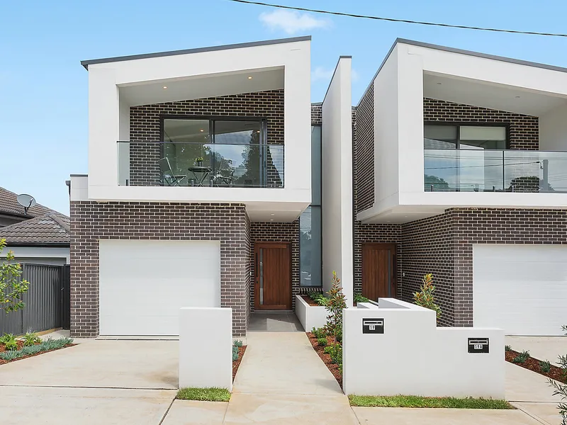 Sophisticated new duplex placed opposite parkland