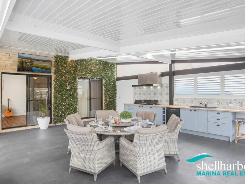 Entertainers Dream in Serene Location Close to Marina and Regional Parklands