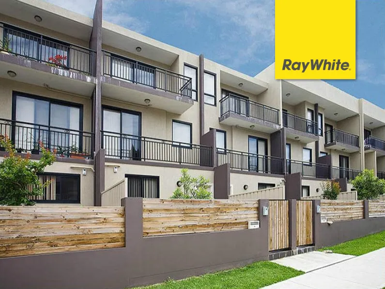 Modern Townhouse With Ducted Air Conditioning In Ideal Location