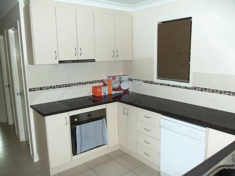 Partly Furnished Unit Close To CBD!