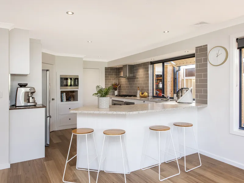 STUNNING FAMILY HOME