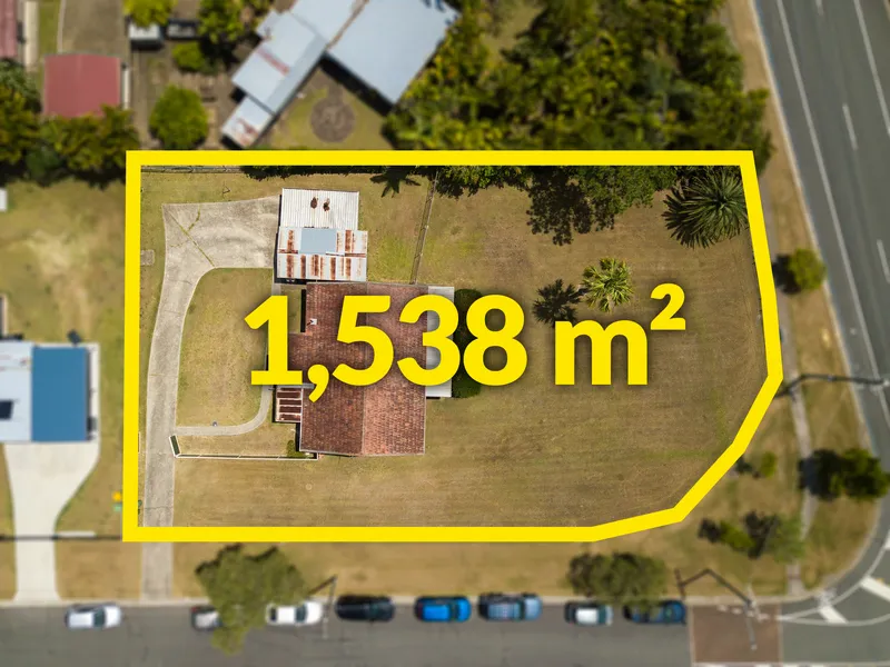 HUGE CORNER BLOCK | SUBDIVISION POTENTIAL!