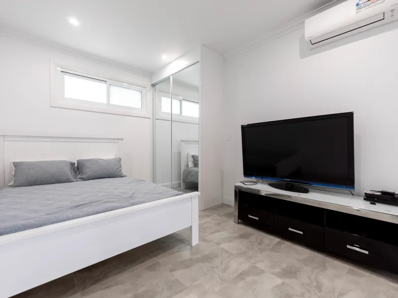 Brand New Furnished 2 Bedroom Granny Flat