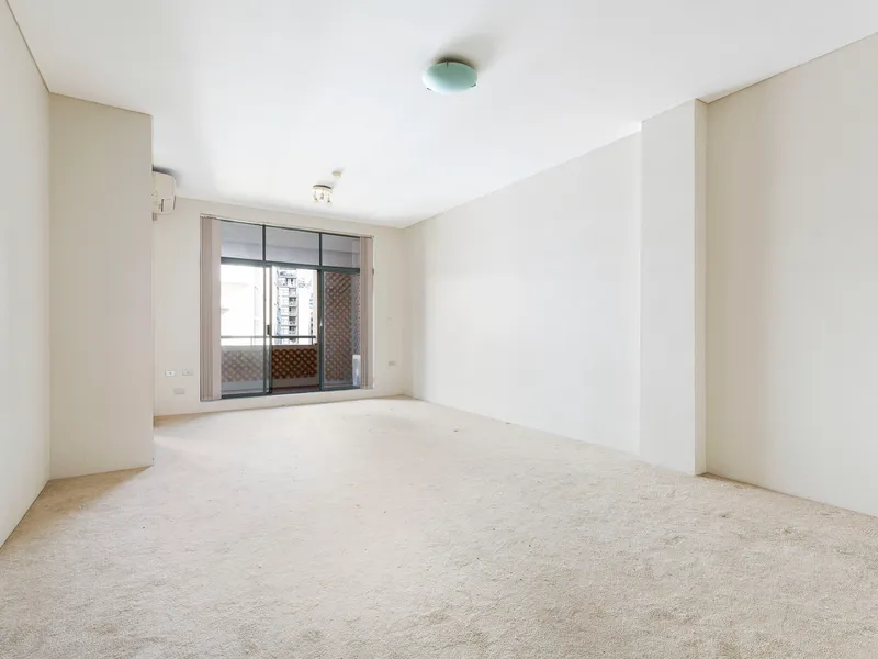 Unfurnished apartment, fresh carpet