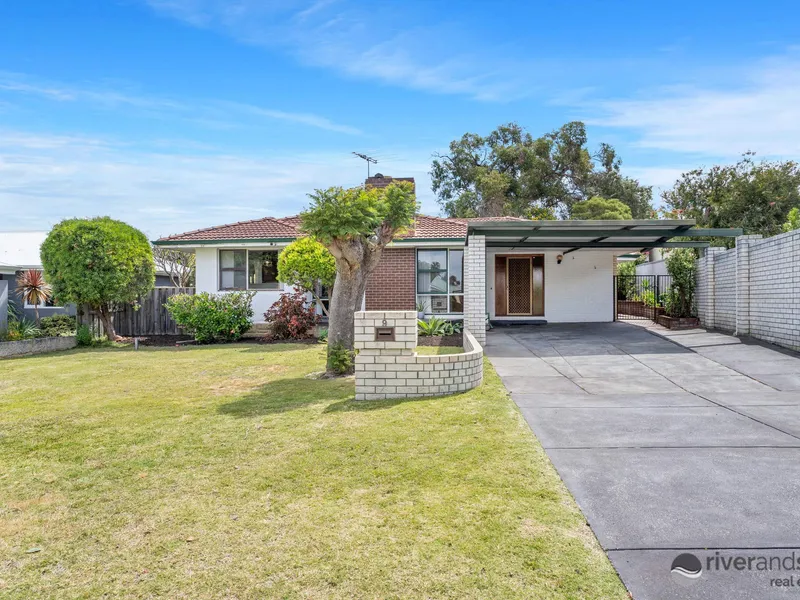 Coveted Cul-de-sac Living
