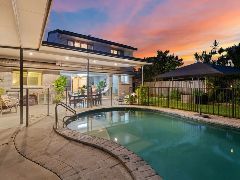 NORTH FACING ENTERTAINING, HUGE HOME IN BLUE CHIP LOCATION, GOLDEN OPPORTUNITY