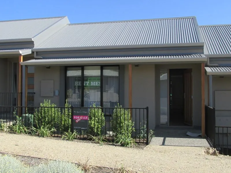 Well Appointed  Two Bedroom Townhouse With Solar Panels