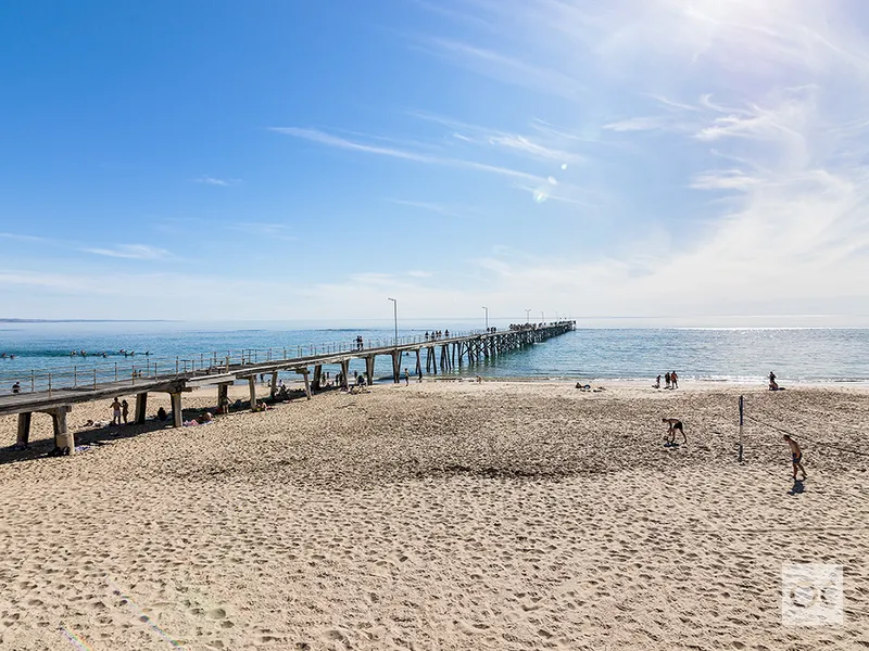 BUILD A STONES THROW FROM JETTY,  RIVER AND EATERIES 