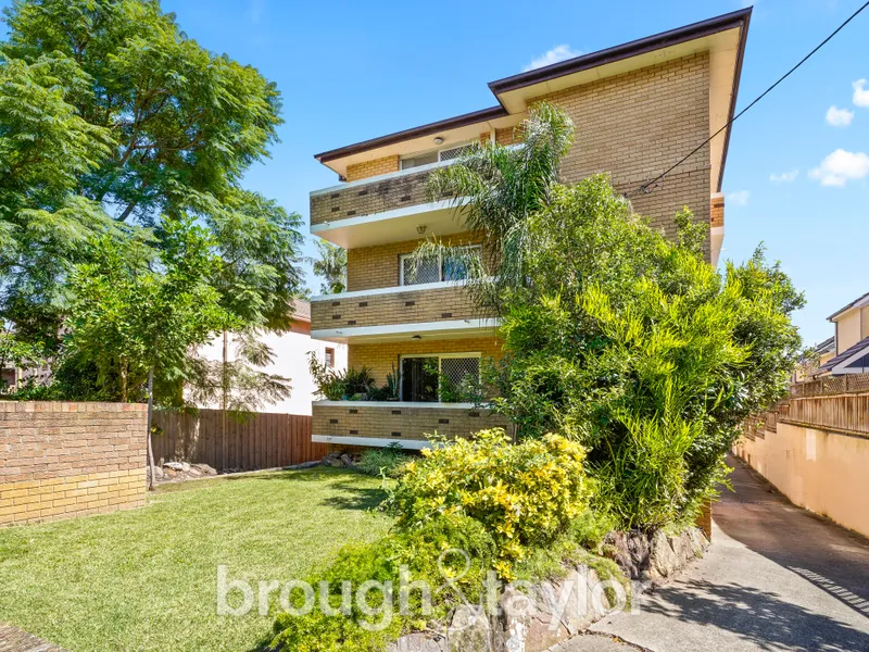 Leased Within 24 hours By Andrew Simpson