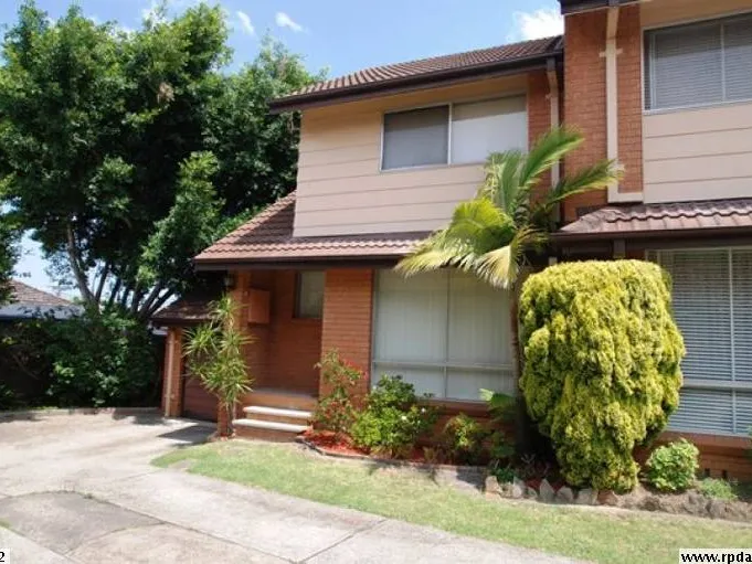 NEWLY RENOVATED, 2 BEDROOM TOWNHOUSE