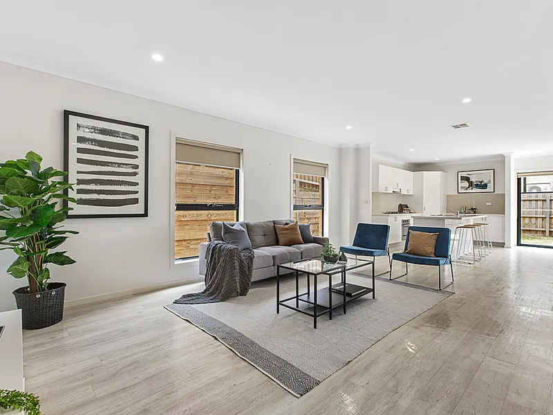 Modern Spacious Townhouse!