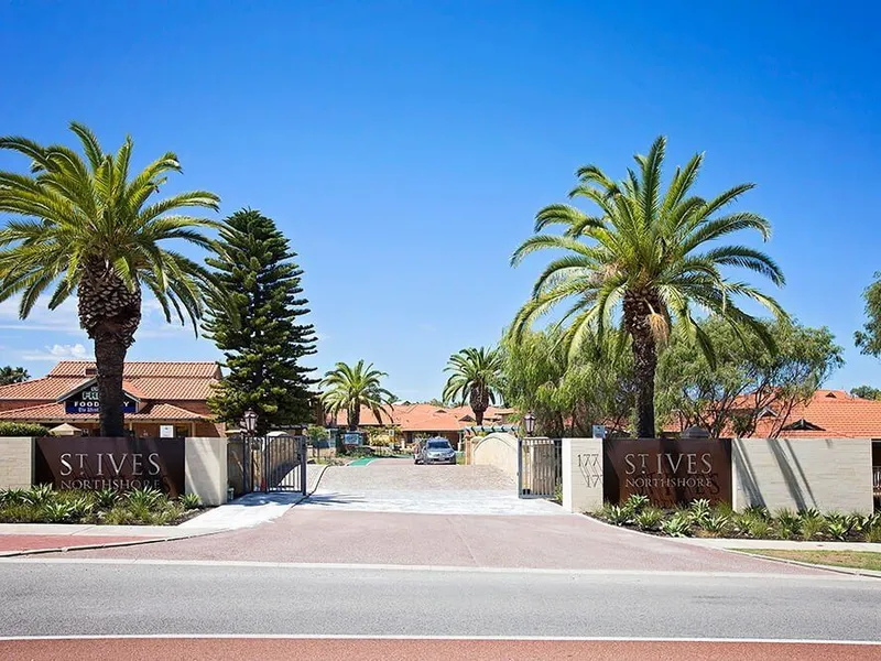 Rebecca Barnes Presents!