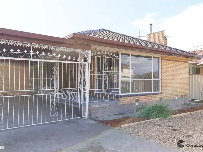 CRACKER OF A PROPERTY