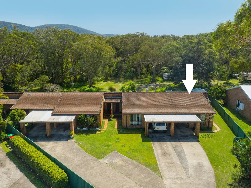 Private Villa Nestled Amongst Nature- Walk to Beach
