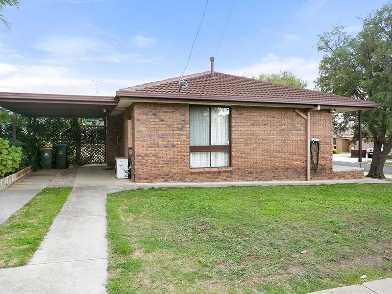 Excellent Location, 6 Month Lease.