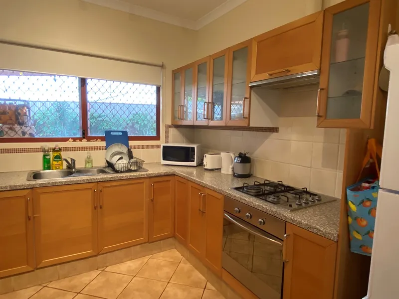 NEAT 3 BEDROOM HOME CLOSE TO THE SCHOOL AND BEACH