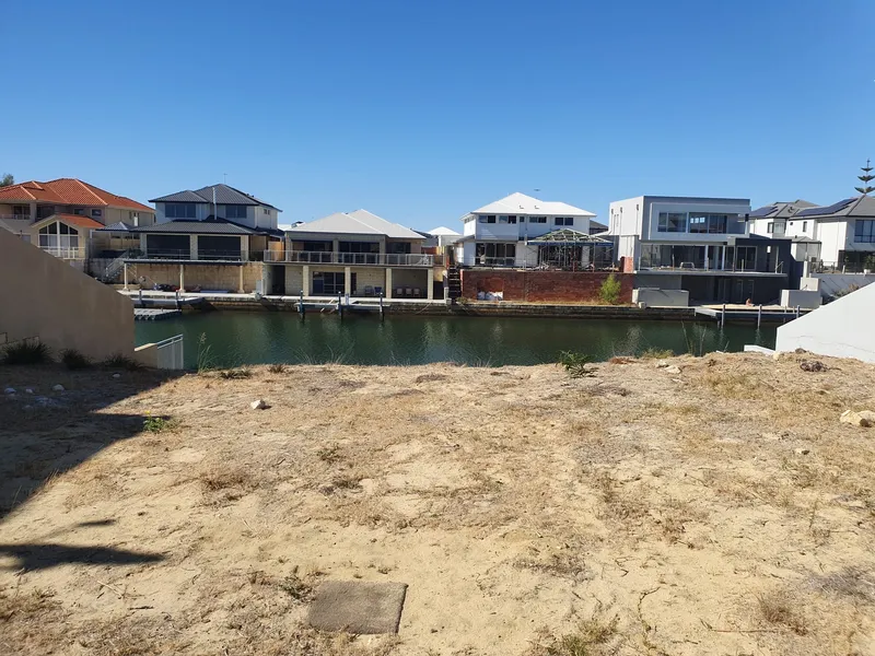 Great Opportunity to Secure a Rare North Facing Block of Land