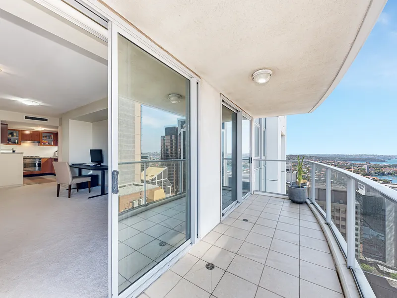 Oversized Modern One Bedroom Apartment in Prime Location