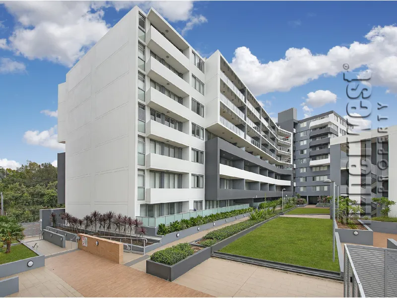 River Side Split Level Apartment