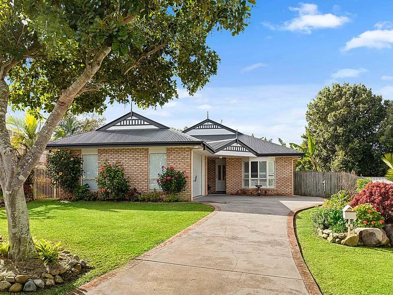 TOP LOCATION AND HOME - REF NO: 4000