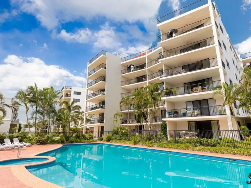 Unfurnished 2 Bedrooms Apartment