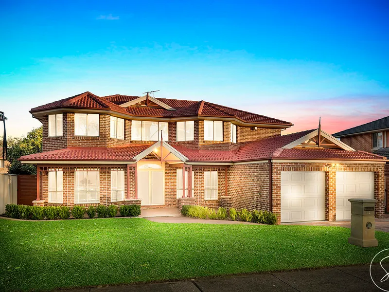Entertainers Paradise In Sought After Locale!