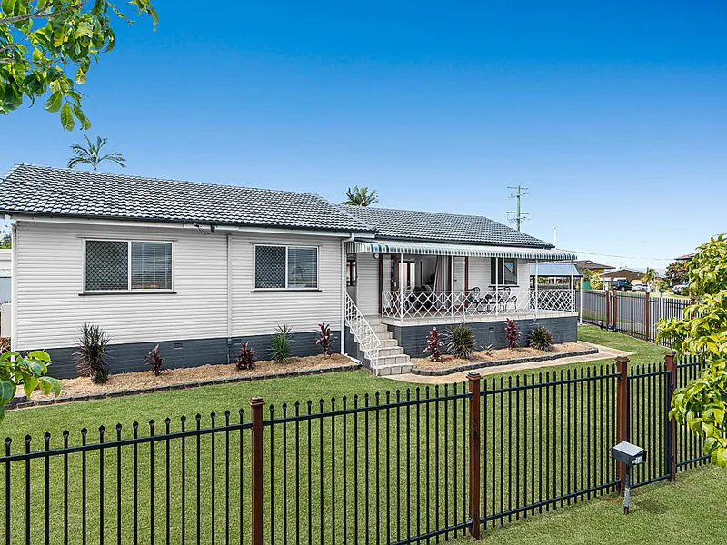 CHARMING CHARACTER HOME WITH CITY VISTAS + POOL