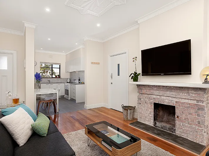 Polished Deco in Garden Setting with Permit Parking