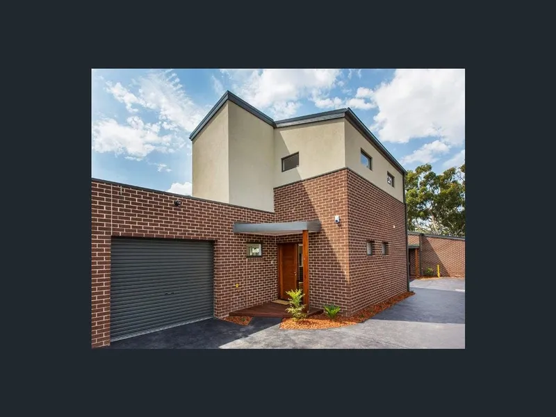 Immaculate 3 bedroom townhouse in Prime Location | HODGES CAULFIELD