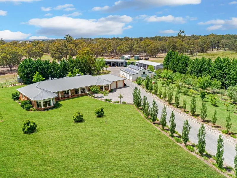 130 ACRE QUARTER HORSE ESTABLISHMENT,HUGE ARENA,STABLES,AMERICAN BARN, STUNNING HOME, SIMPLY AMAZING !!