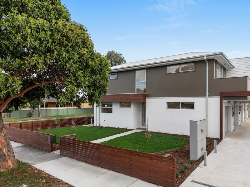 CONTEMPORARY LIVING, CENTRAL LOCATION