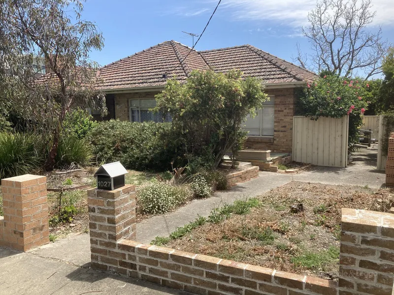 1 ROOM LEFT FOR RENT - FURNISHED, BILLS INCL AND ACROSS FROM LA TROBE UNI & TRANSPORT