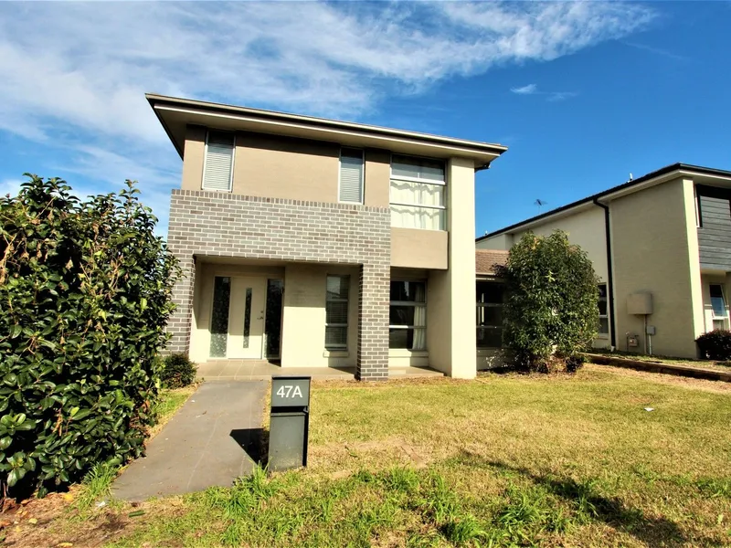 Free standing 3 Bedroom!