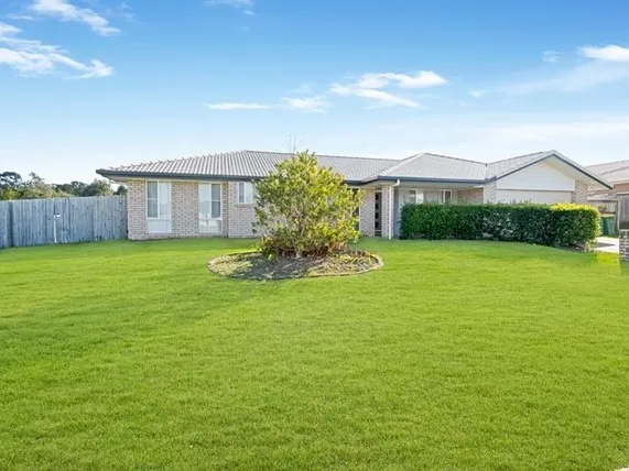 MOVE IN READY WITH SIDE ACCESS