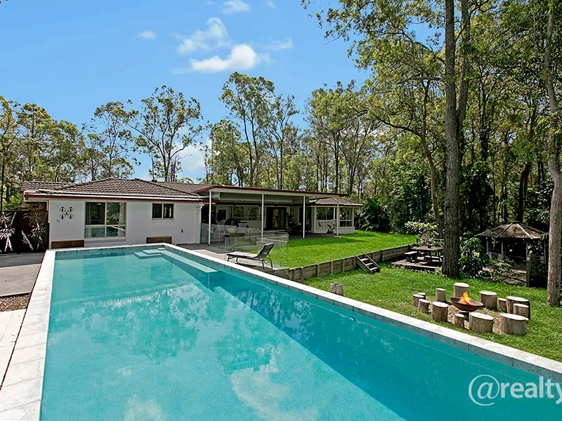 THE FULL PACKAGE – ACREAGE, POOL AND LOCATION 