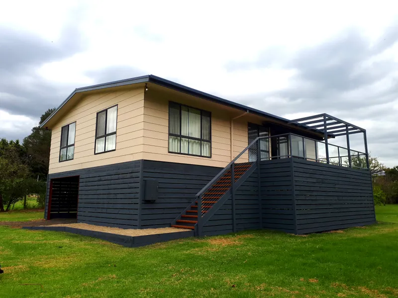 NEAT HOME IN QUIET LOCATION 