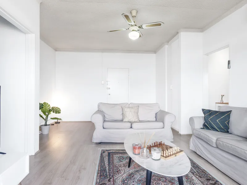 Top Floor Apartment Living 