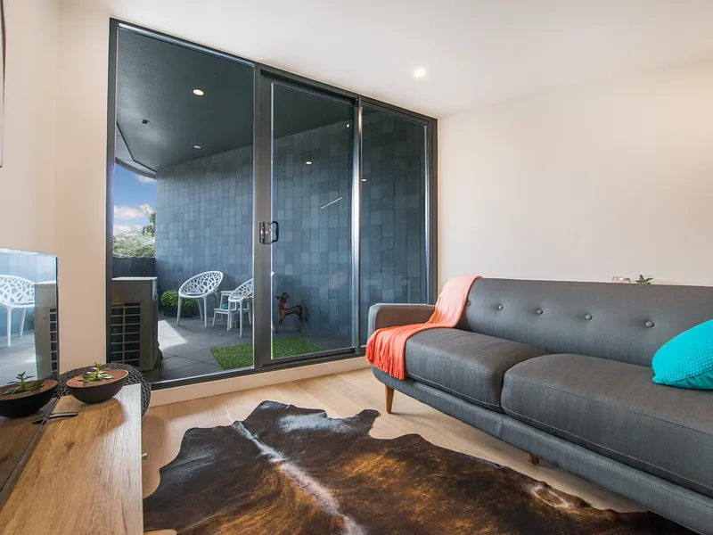 A STYLISH, MODERN APARTMENT WITHOUT THE EXCESS!